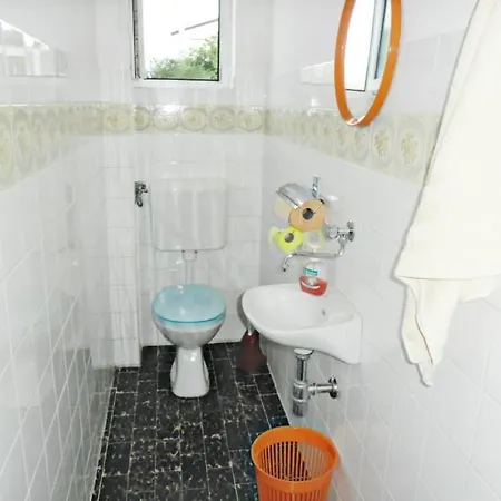 Apartment Josip 2830 *