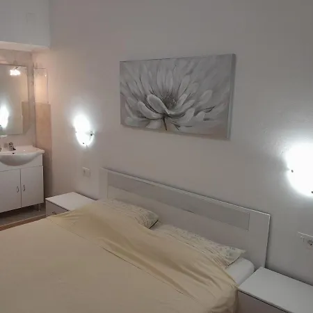 Apartment Josip 2830 Supetarska Draga