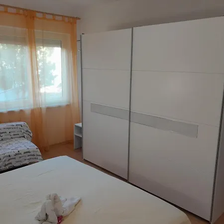 Josip 2830 Apartment Supetarska Draga