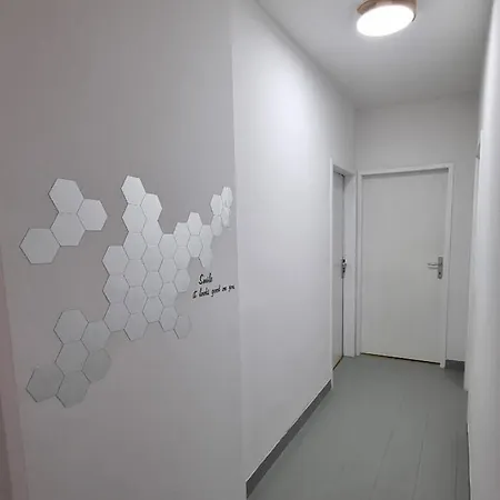 Josip 2830 Apartman *