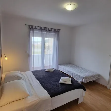 Josip 2830 Apartman *