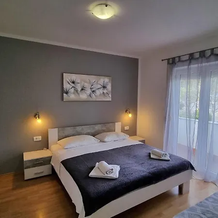 Apartman Josip 2830 *